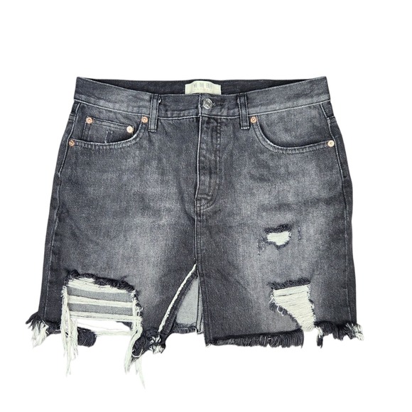 We The Free Dresses & Skirts - We The Free Relaxed And Destroyed Black Denim Skirt Womens Size 28 Free People‎